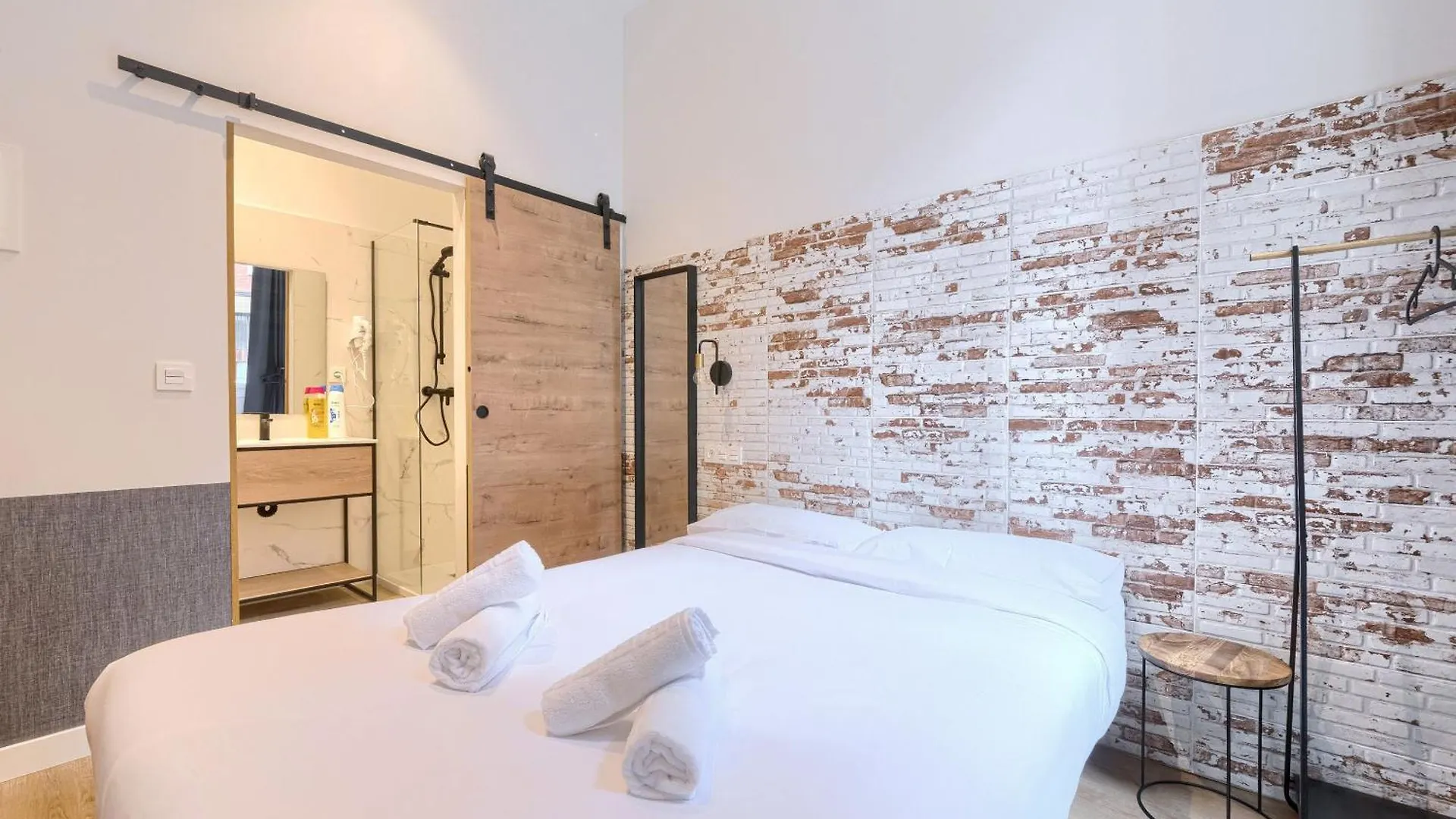Pension H30 Tiboli Self Checkin Bilbao